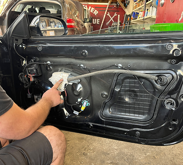 etape 2 retirer leve vitre defectueux audi a5