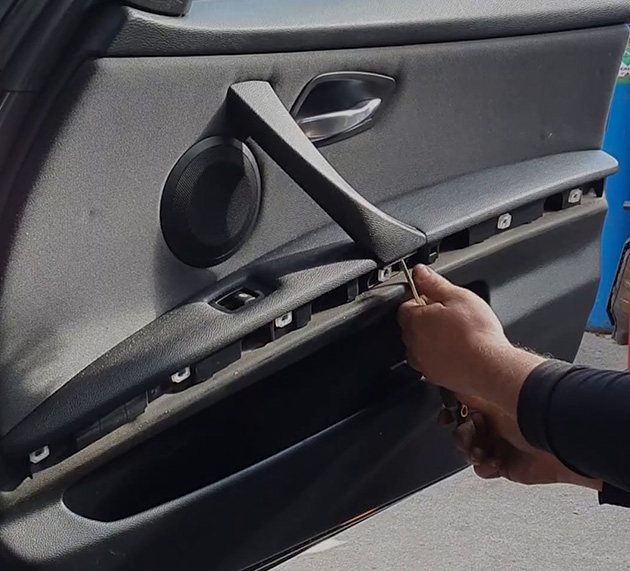 demonter garniture de porte bmw serie 3